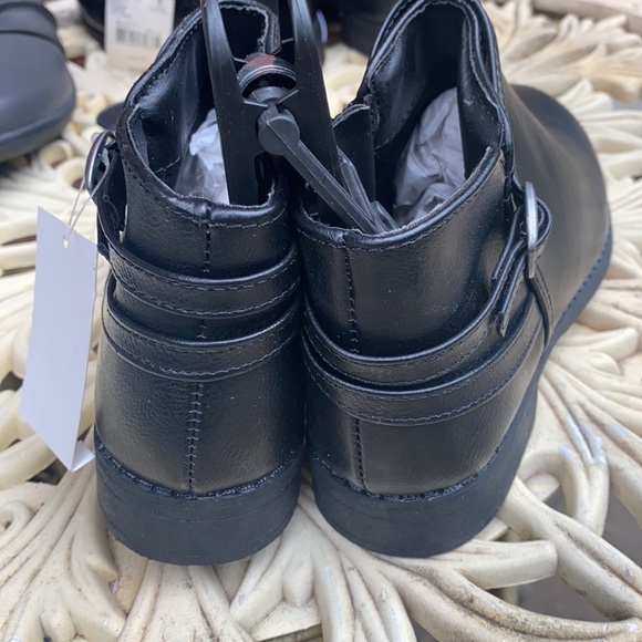 Piper black booties NWT - Picture 2 of 3